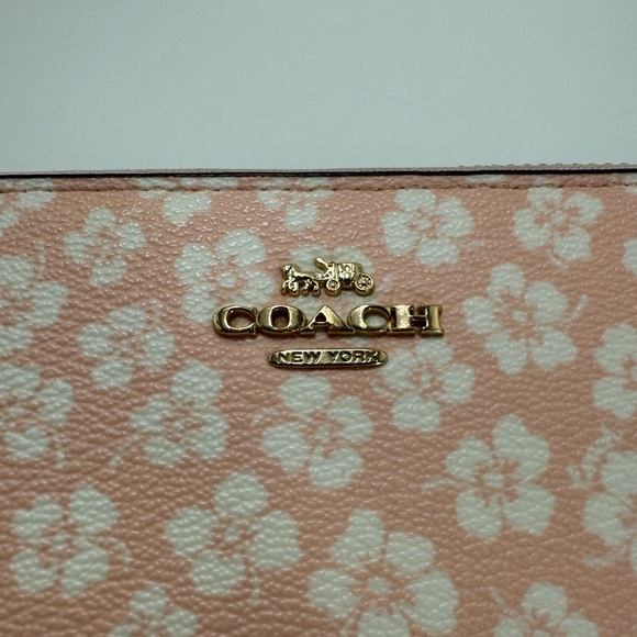COACH Pink Floral Wristlet Wallet - Picture 9 of 10